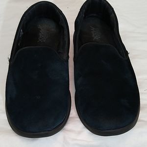 Women's Skechers slip-ons, size 9 US